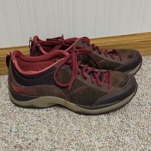 Dansko women's Sabrina slip resistant brown walking shoes sz 40 (7.5-8)